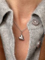 Двусторонняя подвеска Love с красным фианитом