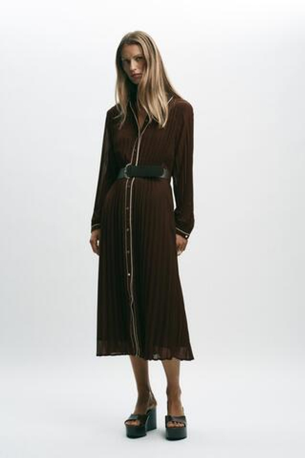 ZARA ПЛИССИРОВАННОЕ ПЛАТЬЕ МИДИ С ПОЯСОМ, КОРИЧНЕВЫЙ