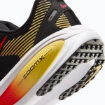 Кроссовки для бега Nike Vomero 18 black/light crimson/bright crimson