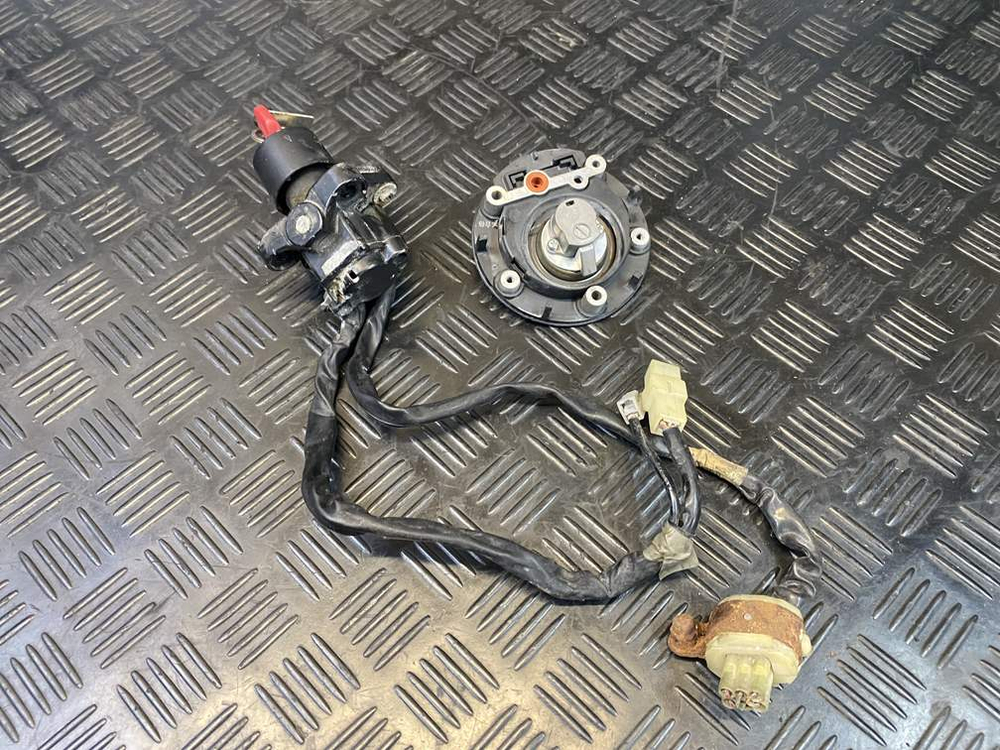 Замок зажигания Yamaha FJR1300A RP13A 2010 (с крышкой бака)