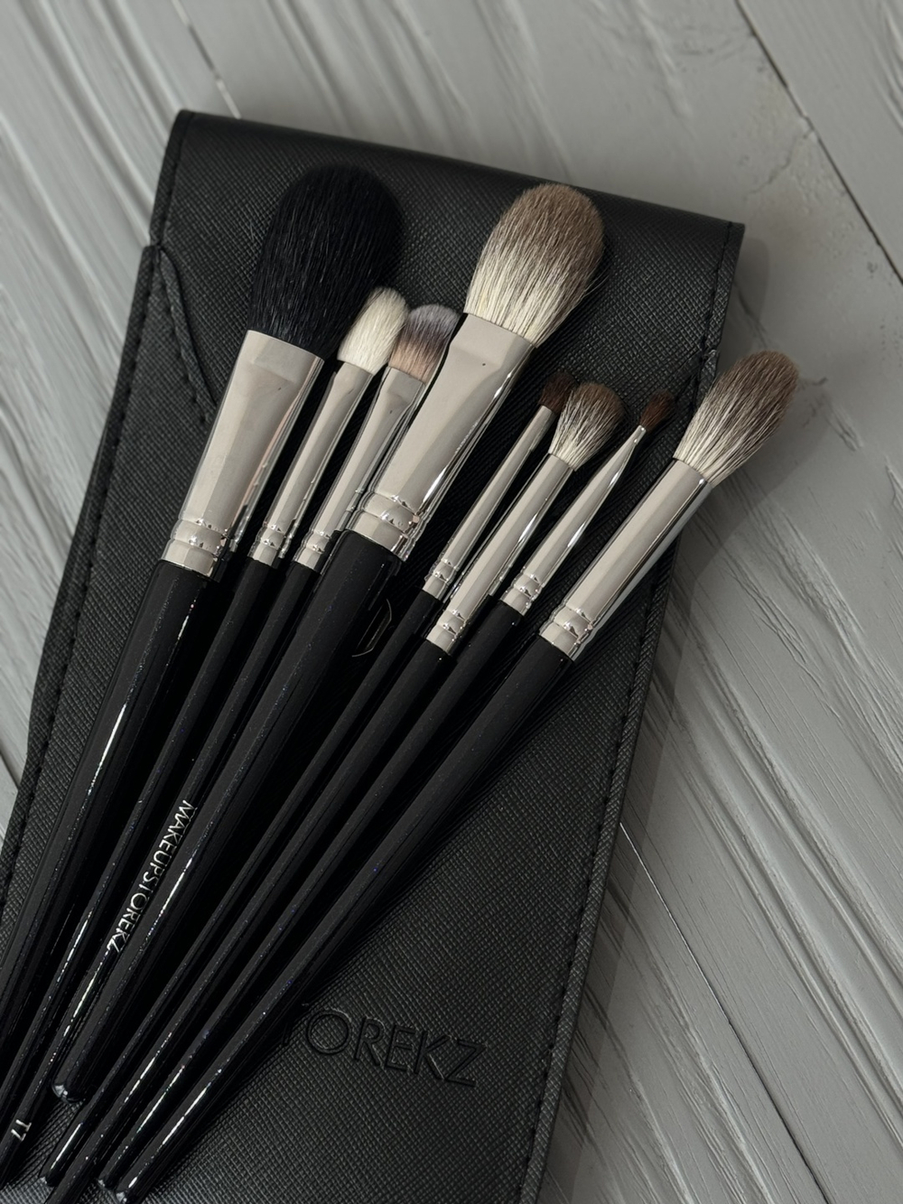 Набор Makeupstorekz Galaxy 8 штук в чехле