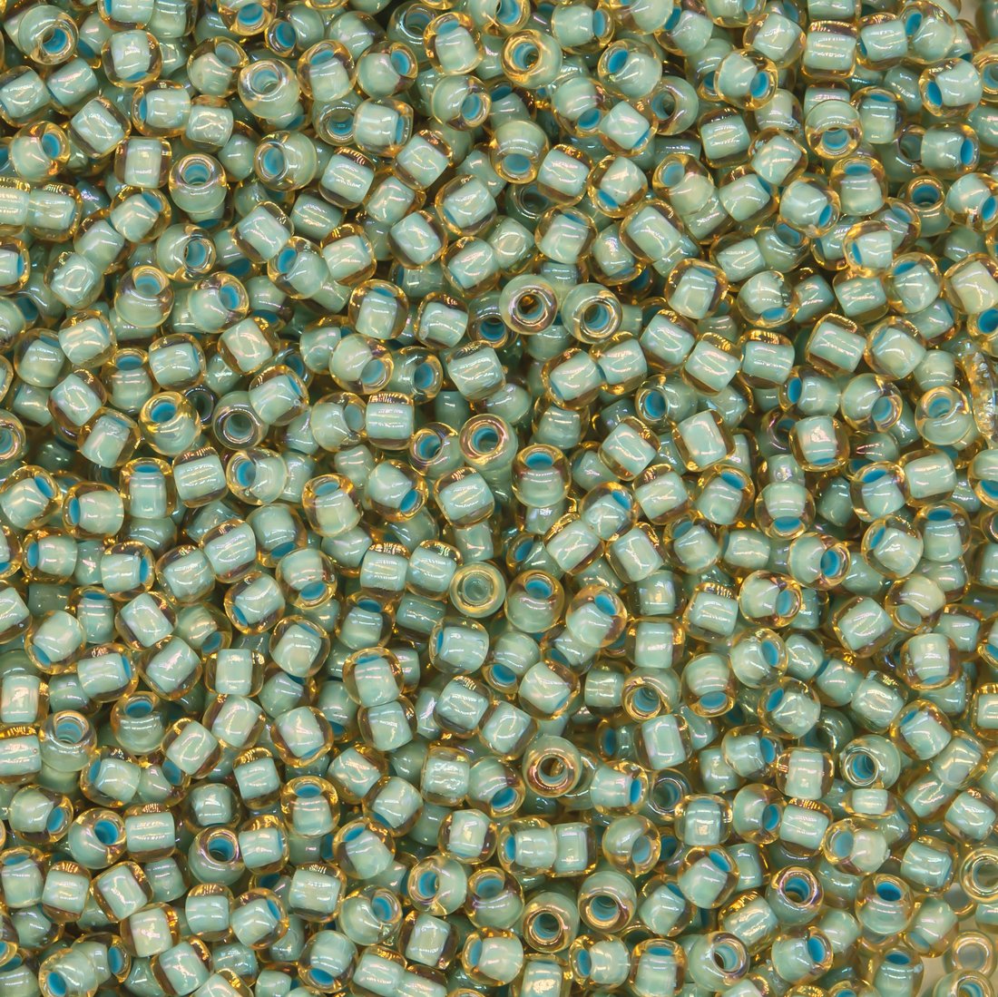 Японский бисер TOHO Round 11/0 (№952), окрашенный изнутри прозрачный