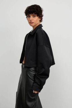 Куртка с воротом укороченная черного цвета