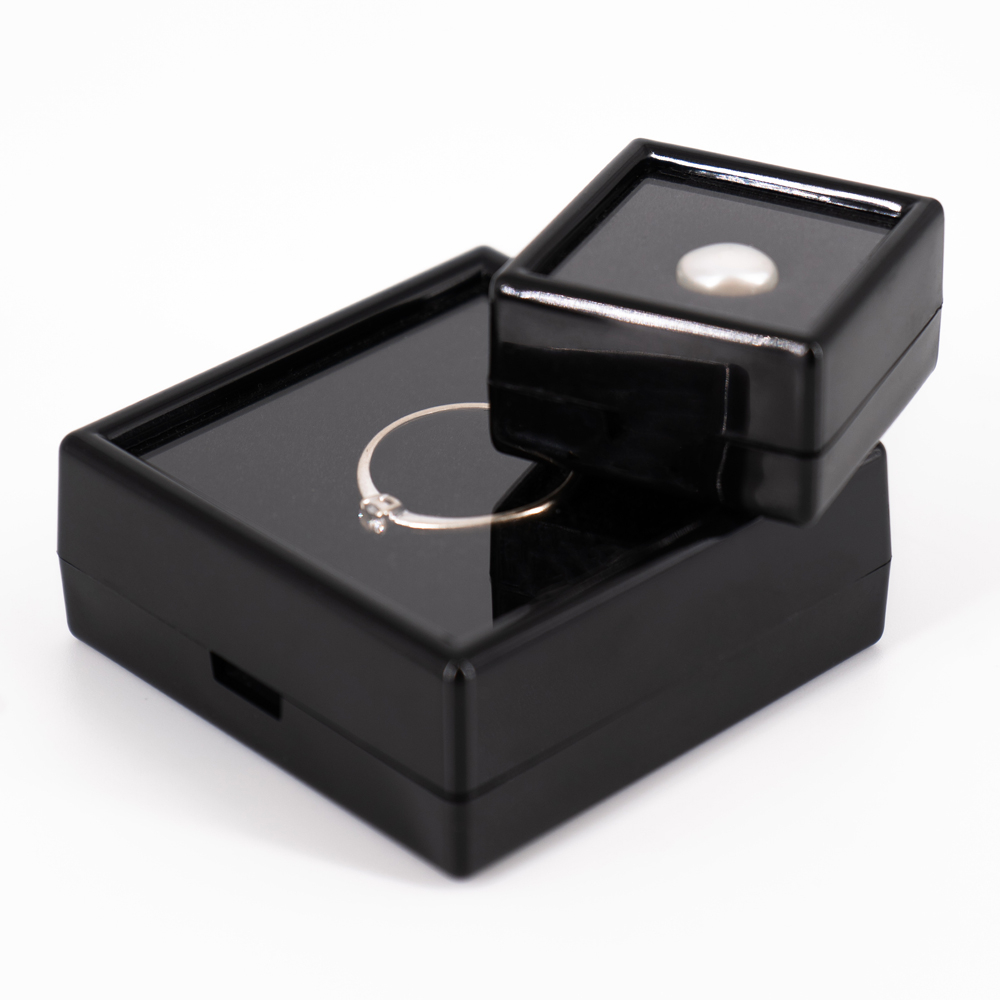 Футляр под вставки (пластиковое окно), 30х30х20 мм