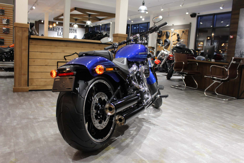 Softail Breakout 114 (FXBRS) Harley-Davidson BLUE MAX