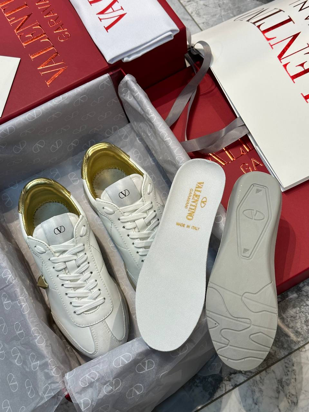 Кроссовки Valentino