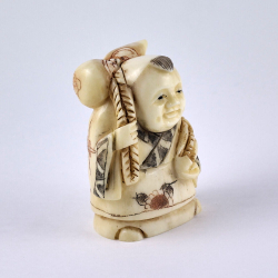 Нэцкэ Молодой монах с тыквой-горлянкой через плечо