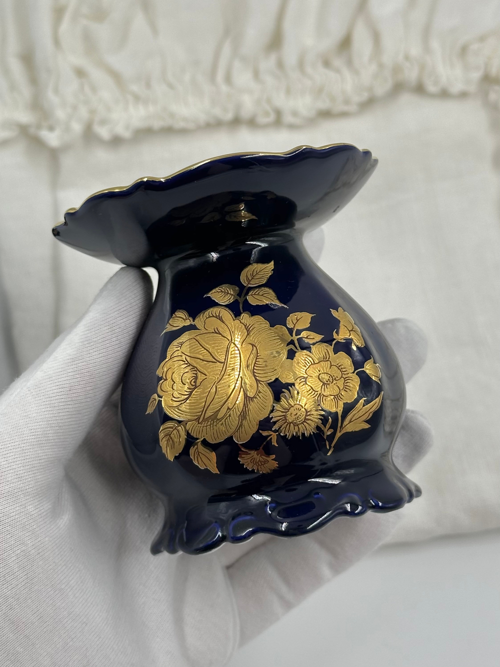 Подсвечник кобальтовый с золотыми розами