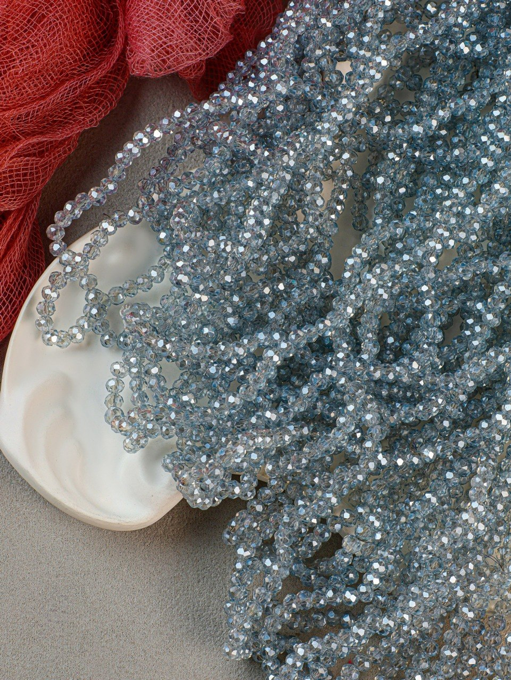 Рондели 4 мм, Светлый голубой, нить 39 см