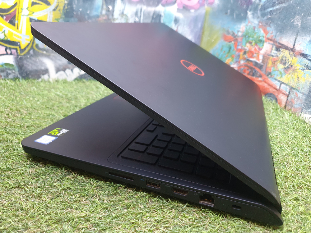 Ноутбук Dell i5-7/8Gb/GTX 1050 4Gb/FHD/Inspiron 15-5577