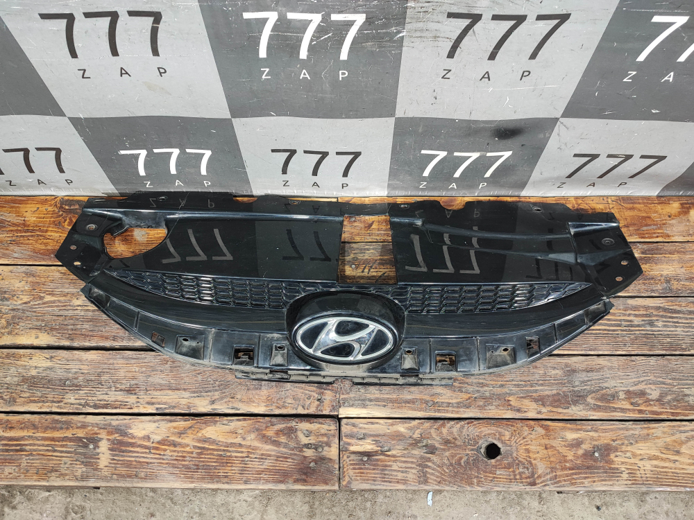 Решетка радиатора Hyundai ix35 (LM) 10-15 Б/У Оригинал 863512Y000