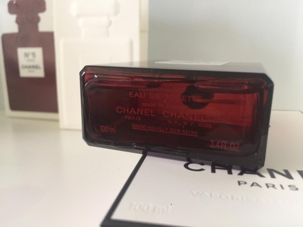 Chanel No5 L'Eau Red Edition (duty free парфюмерия)