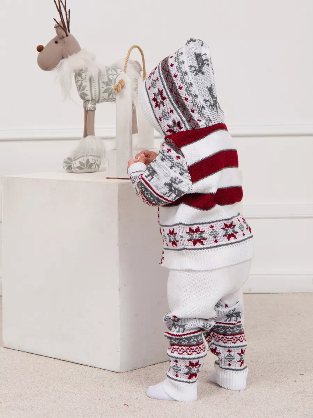 Костюм вязаный