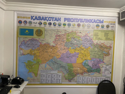 Размер карты 150 см на 230 см + ПВХ + Клей + Подрамник (для усиления) + Рамка (багет)+ Доставка спец.машина + Навеска