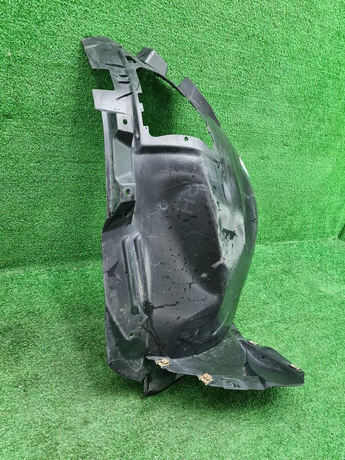 Подкрылок передний правый Mercedes GLS X166 15-19