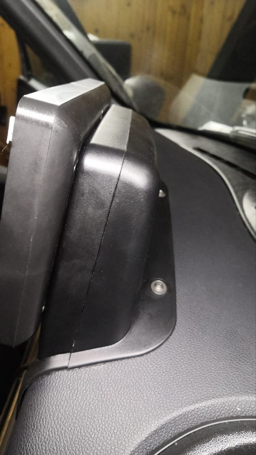 Магнитола для Chevrolet Niva, Lada Niva Travel (без ШГУ) - FarCar GX9-9585 монитор 9.5" 2K QLED на Android 14, TS20, 6+128Гб, CarPlay, 4G SIM-слот