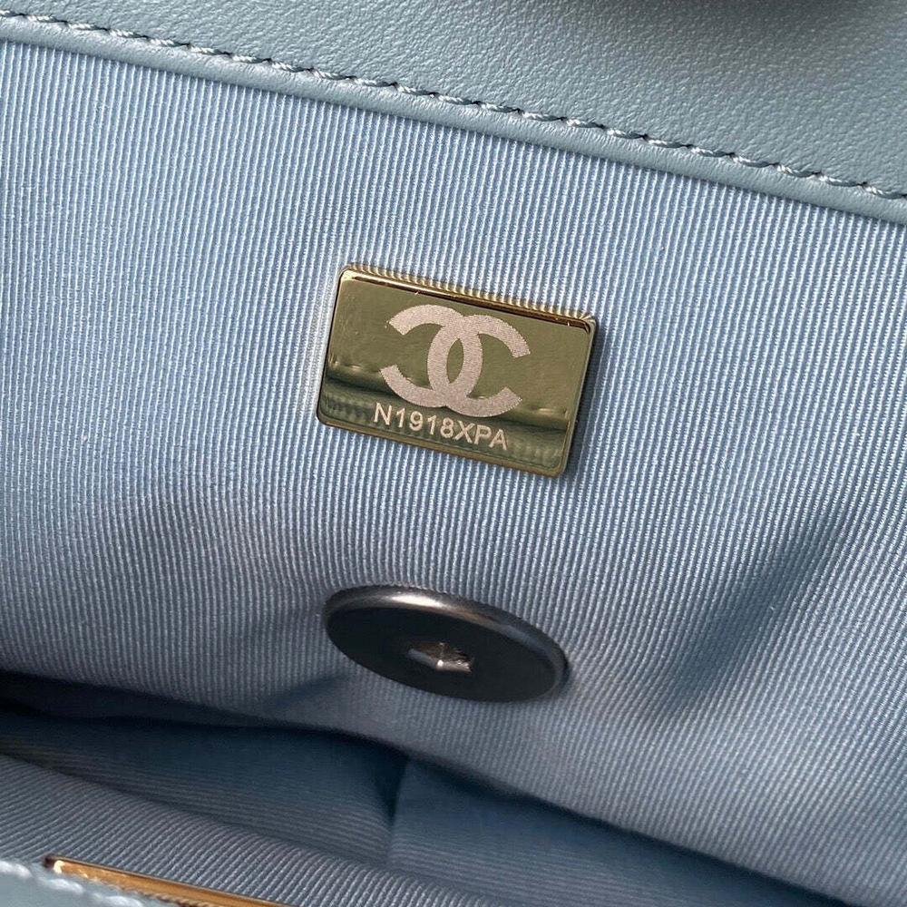 Chanel 19 26 cm