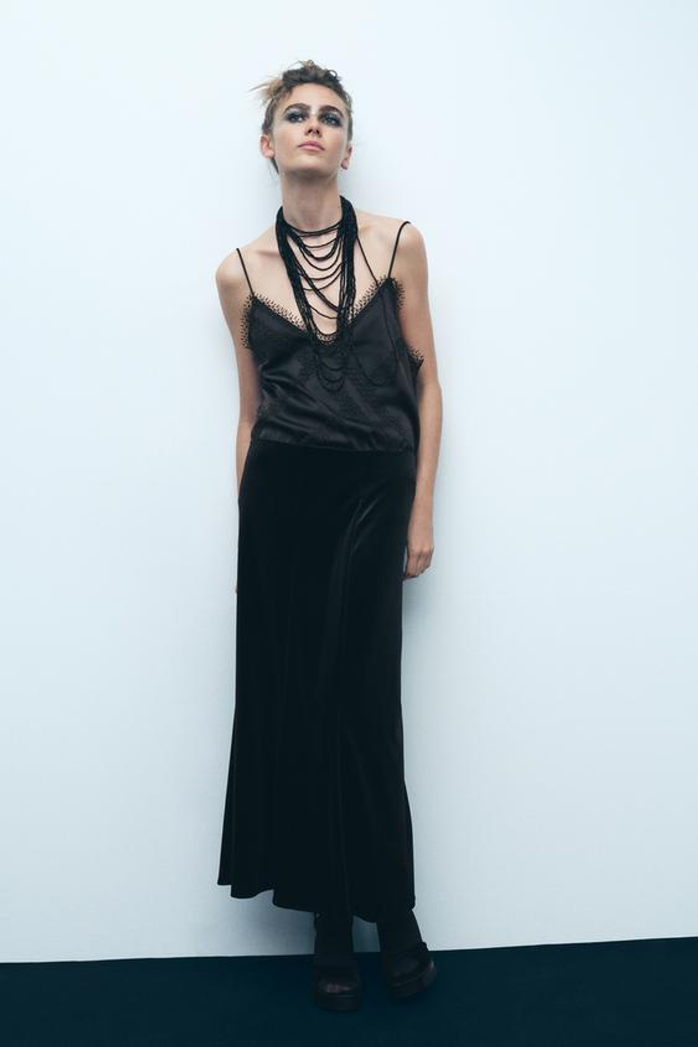 ZARA АТЛАСНЫЙ ТОП В БЕЛЬЕВОМ СТИЛЕ, ЧЕРНЫЙ