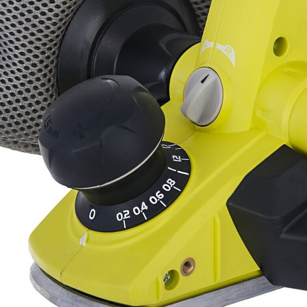 Рубанок электрический Ryobi EPN6082CHG 5133000350