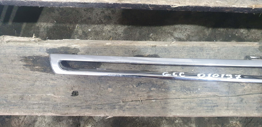 Молдинг решетки радиатора правый верхний Mercedes GLC (X253) 15-19 Б/У Оригинал A2538880285