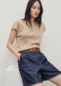 Джинсовые бермуды со средней посадкой и защипами