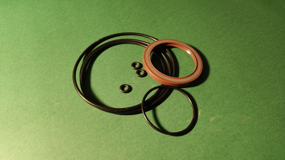 Комплект уплотнений и сальник для насоса Rexroth A11VLO130