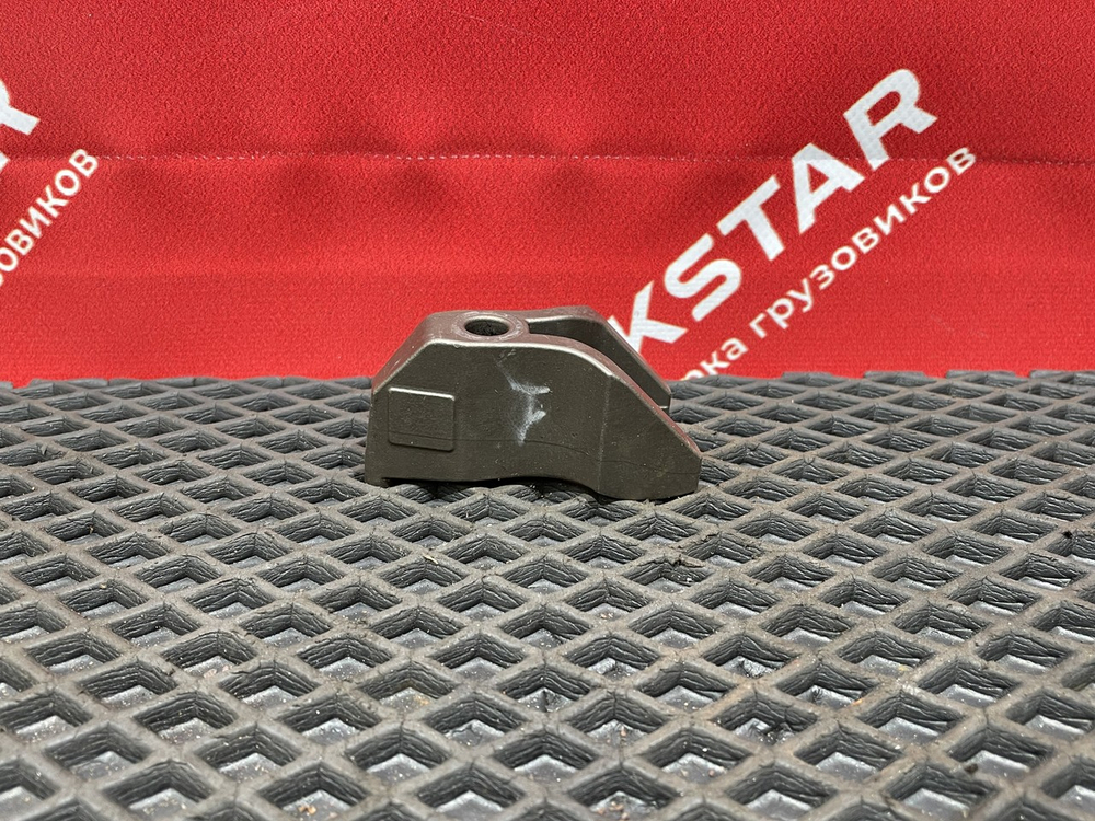 Кронштейн форсунки топливной