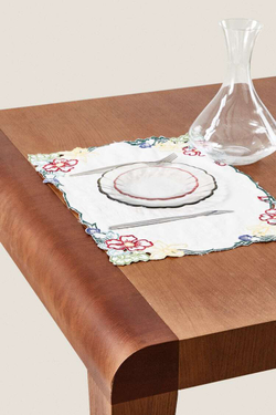 ZARA HOME САЛФЕТКА С ВЫШИВКОЙ ИЗ ХЛОПЧАТОБУМАЖНОГО ПОЛОТНА, БЕЛЫЙ