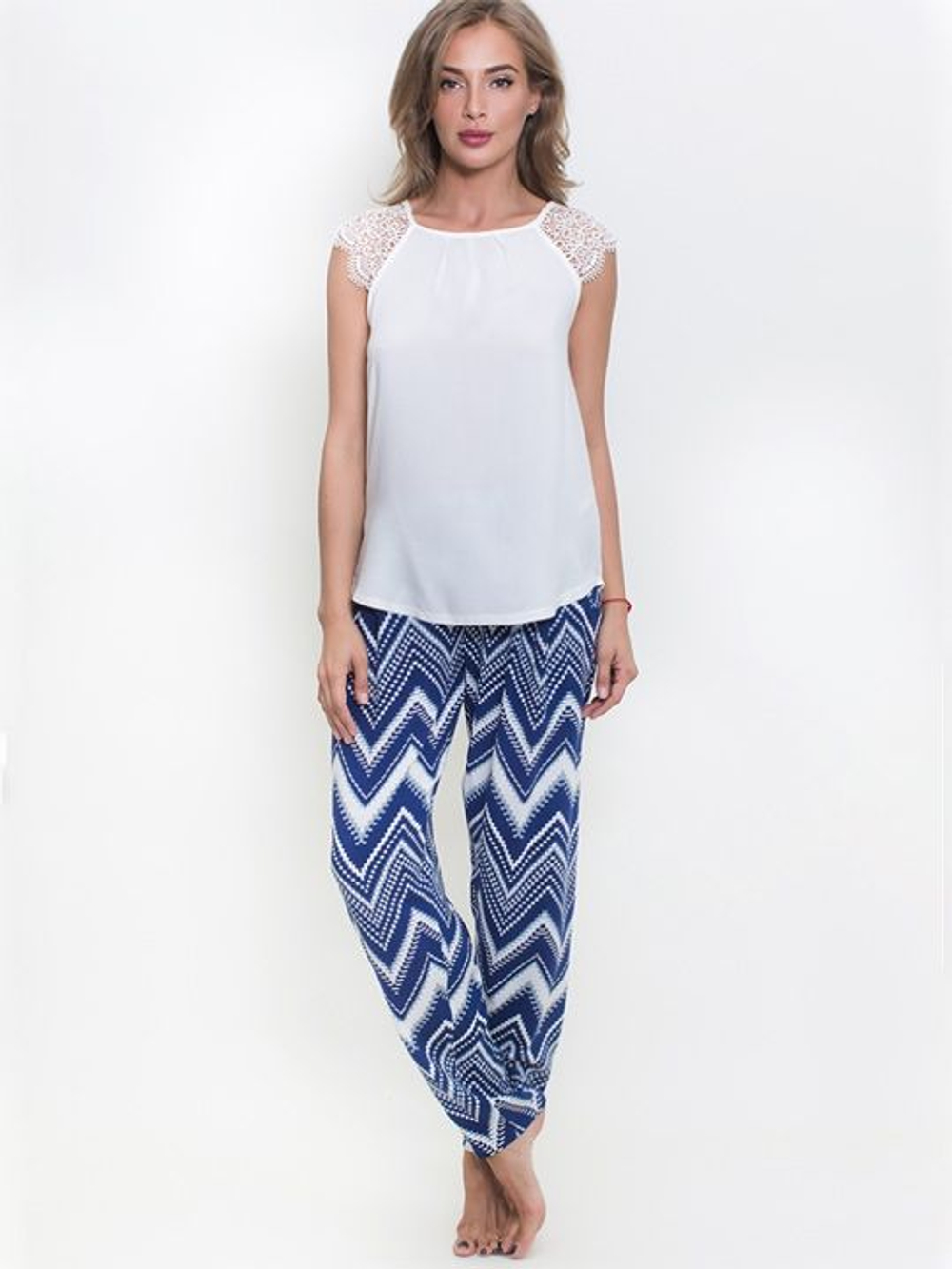 Комплект из вискозной ткани с зигзагами на брючках (Размер: S) (Цвет: синий с белым)