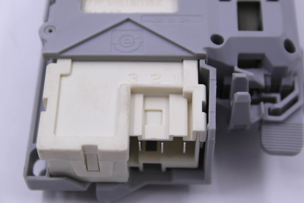 Устройство блокировки люка стиральной машины Gorenje,Hisense,Leran HK1984745(317 98 002)