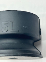 Подушка Кузова Mitsubishi Pajero #5 нижняя. 5070A385. Оригинал