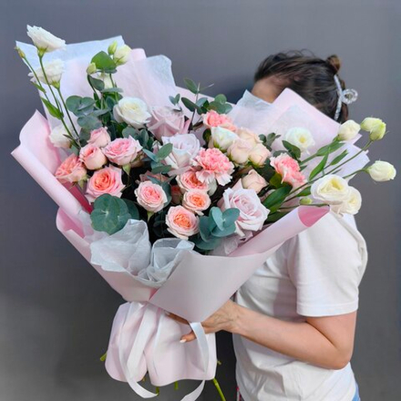 Авторский букет в розовой гамме