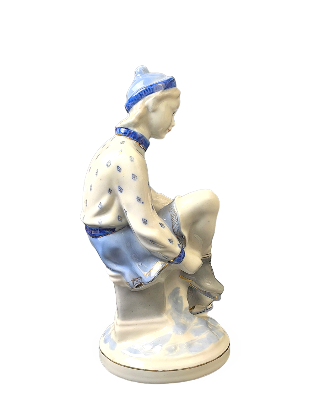 Фарфоровая статуэтка "Конькобежка" Гжель