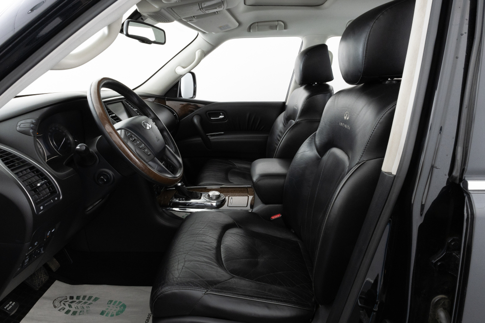 Infiniti QX56, 2010 год