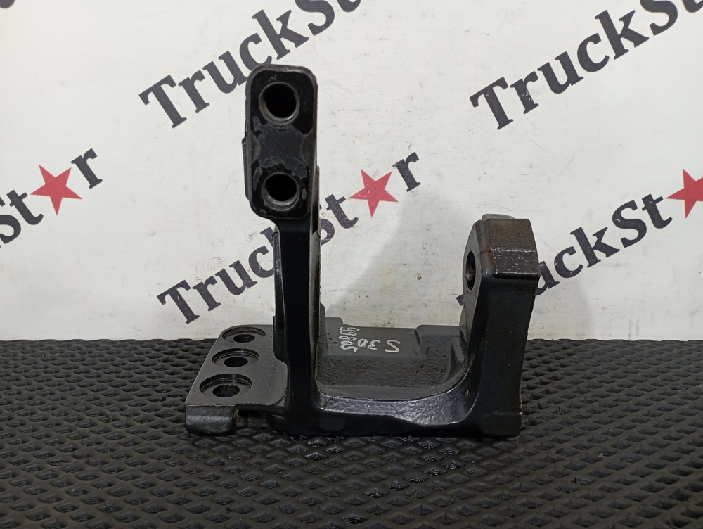 Кронштейн передней рессоры правый 2020г.