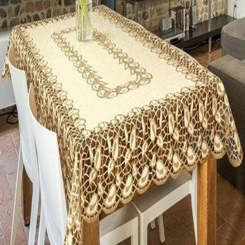 Скатерть жаккардовая прямоугольная, цвет кремово-золотистый, Польша.