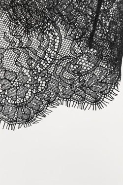 ZARA КРУЖЕВНОЙ ТОП АСИММЕТРИЧНОГО КРОЯ, ЧЕРНЫЙ