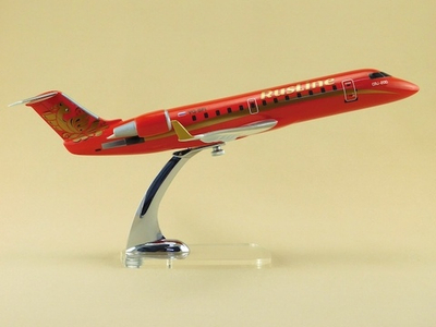 Модель самолета CRJ-200 (М1:72, РусЛайн - red)