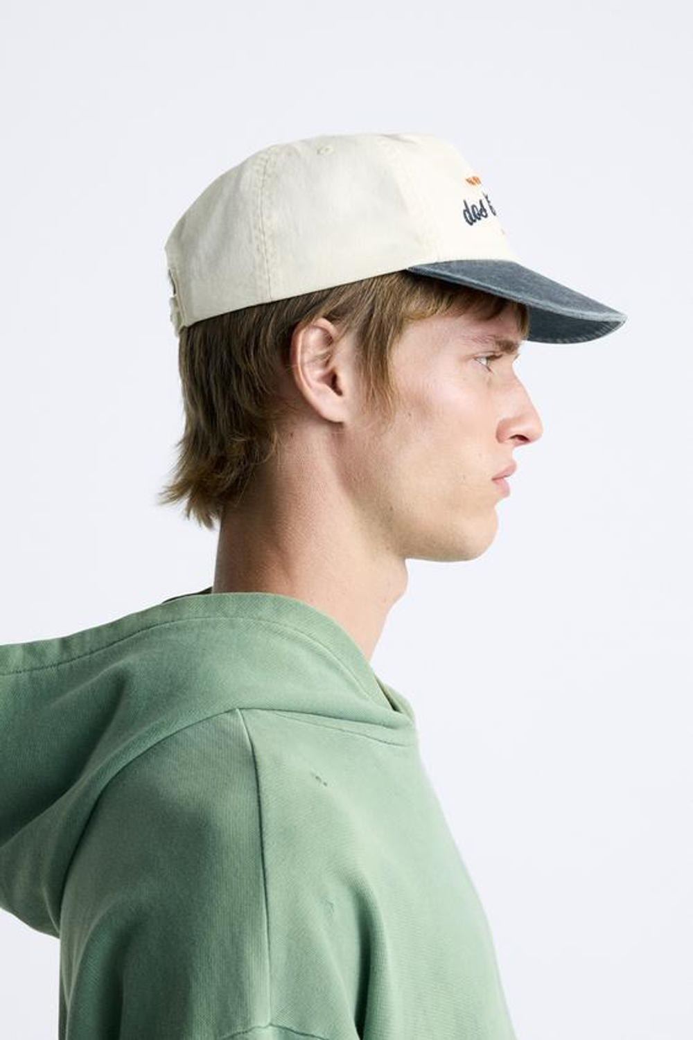 ZARA КЕПКА С КОНТРАСТНОЙ ВЫШИВКОЙ, ЭКРЮ