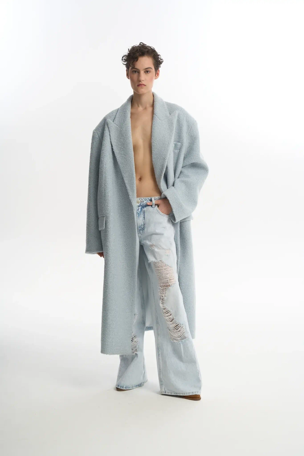 Пальто-халат в голубом цвете