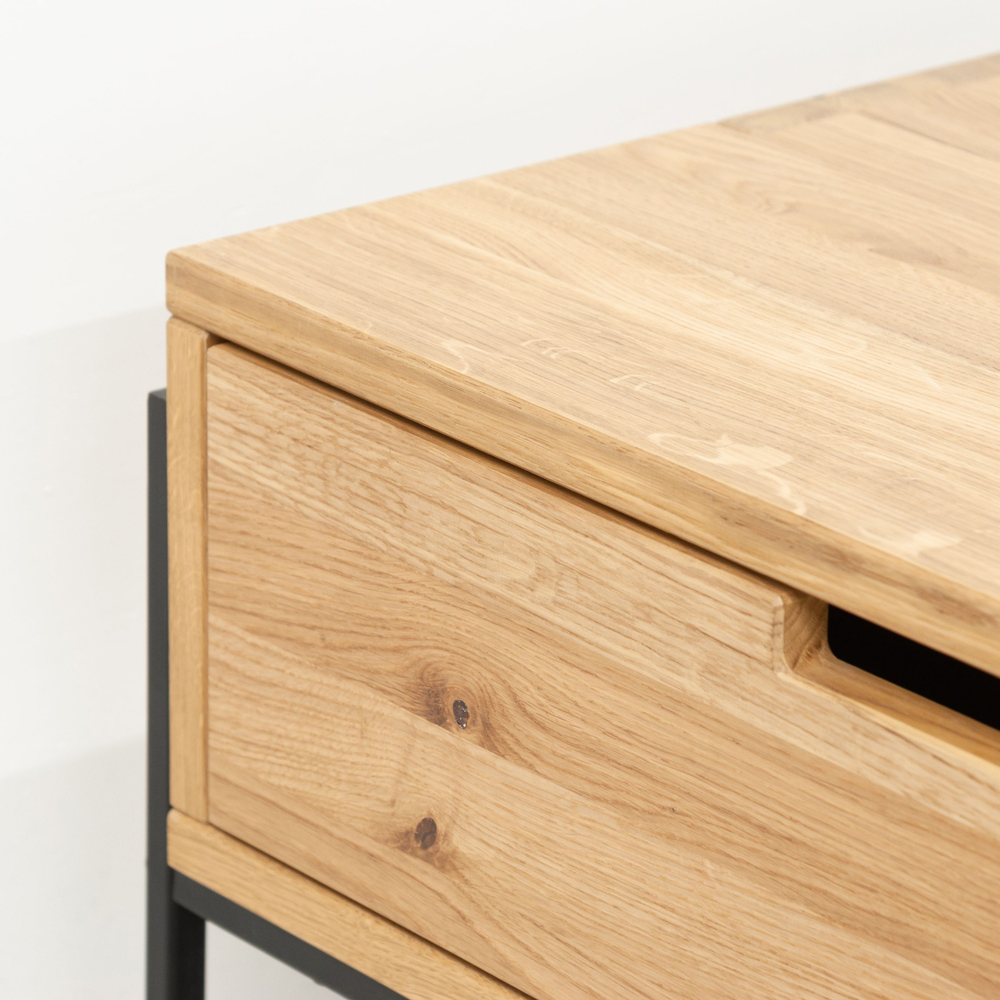 Журнальный столик 65х65 см G+K с ящиком из массива дикого дуба в стиле лофт