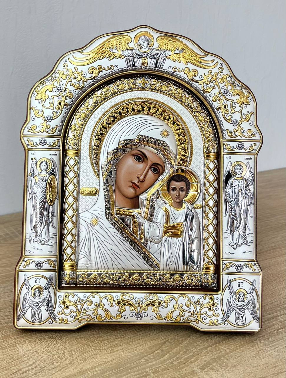 Казанская БМ, икона арочная с рамкой под стеклом, красное дерево 266х335