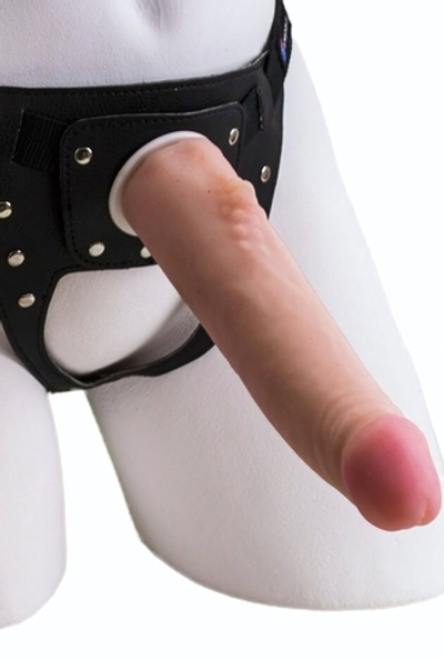 Реалистичный страпон Harness из трусиков и насадки-фаллоса - 18,5 см. (Цвет: телесный)