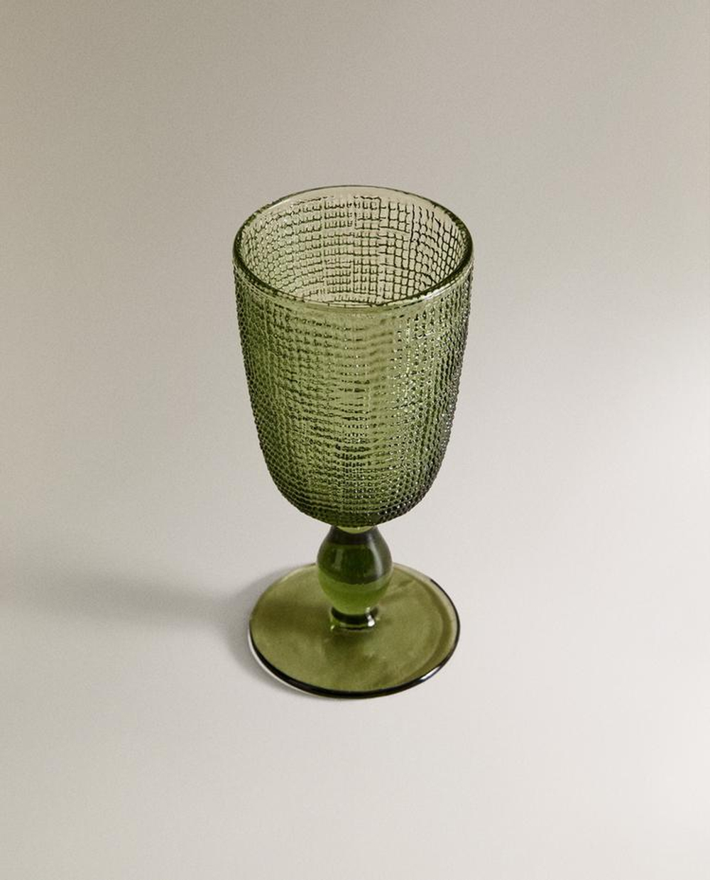ZARA HOME СТЕКЛЯННЫЙ БОКАЛ ДЛЯ ВИНА С РЕЛЬЕФНЫМ УЗОРОМ, ЗЕЛЕНЫЙ