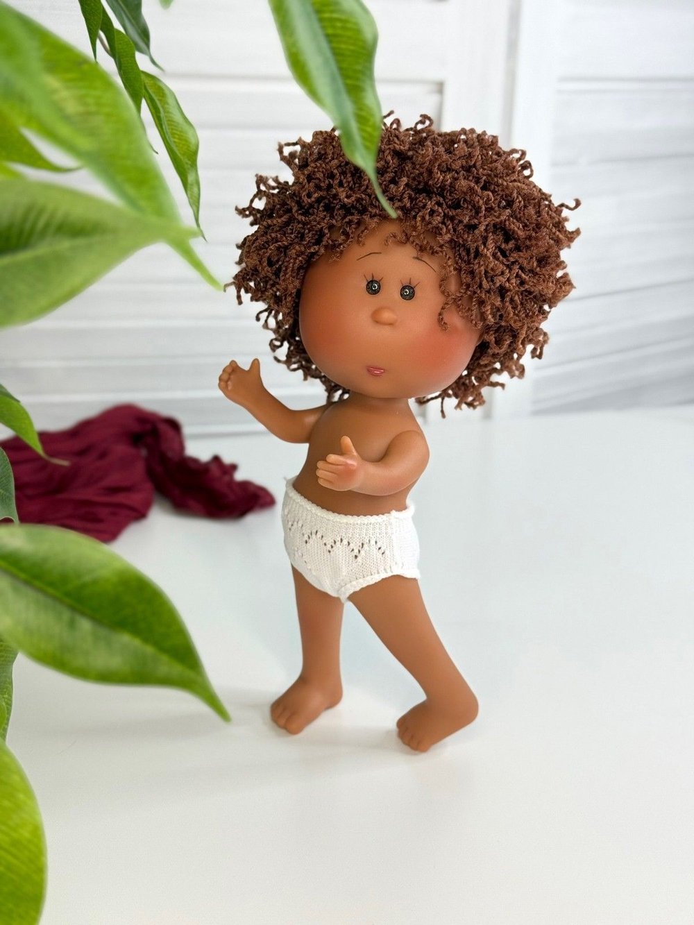 Кукла Nines виниловая 23см Little Mia Latina без одежды (3199WL9)