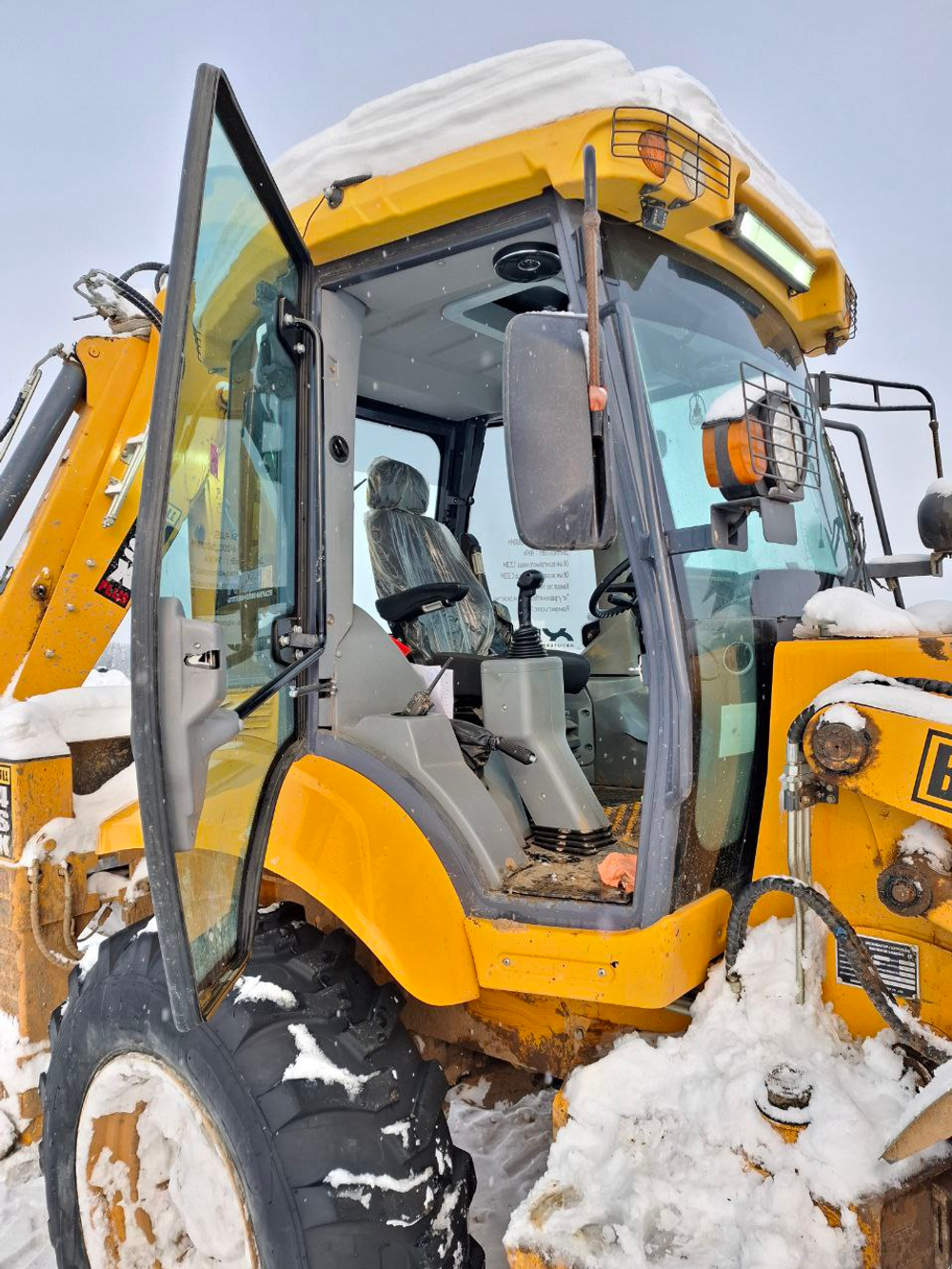 Bull 4SX Экскаватор-погрузчик 4SX-PLUS (Дизельный, 4,6 л, 122 л.с., АТ)