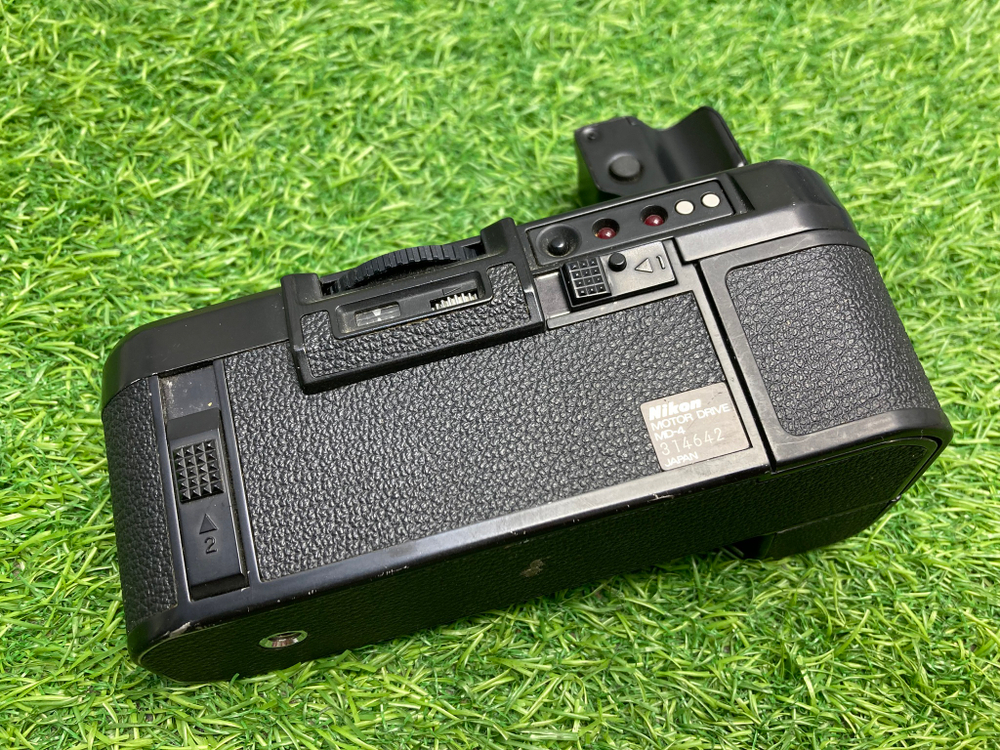 Батарейная ручка Nikon MD-4 Motor Drive