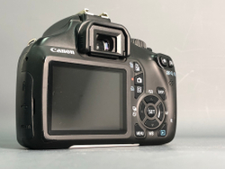 Canon 1100d+18-55 11.000 кадров