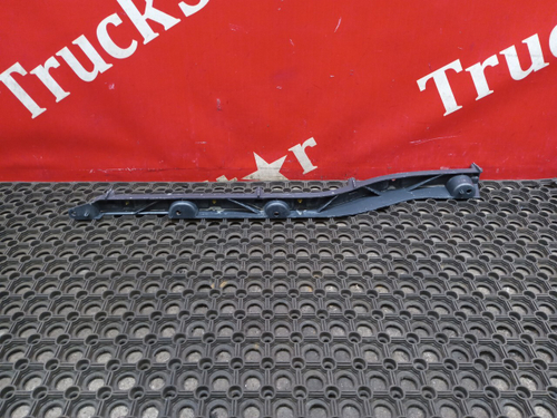 Накладка порога правого 2019г