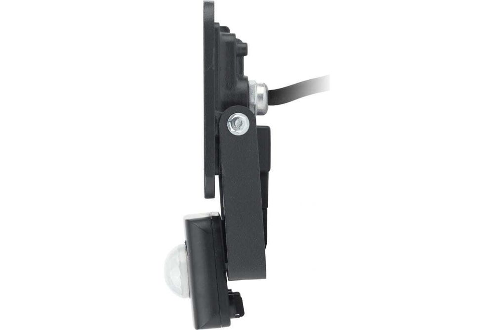 Прожектор светодиодный ЭРА 20Вт 6500К 1600Лм 100x130x45 IP65 с датчиком движения регулируемым, Б0043585